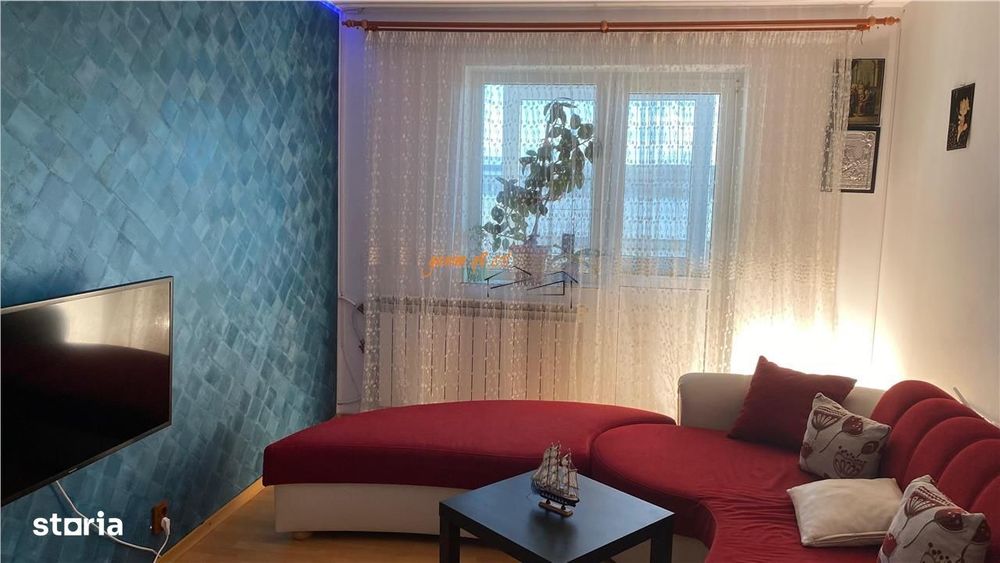 Apartament trei camere , zona Cartier Sud , decomandat , imbunatatit