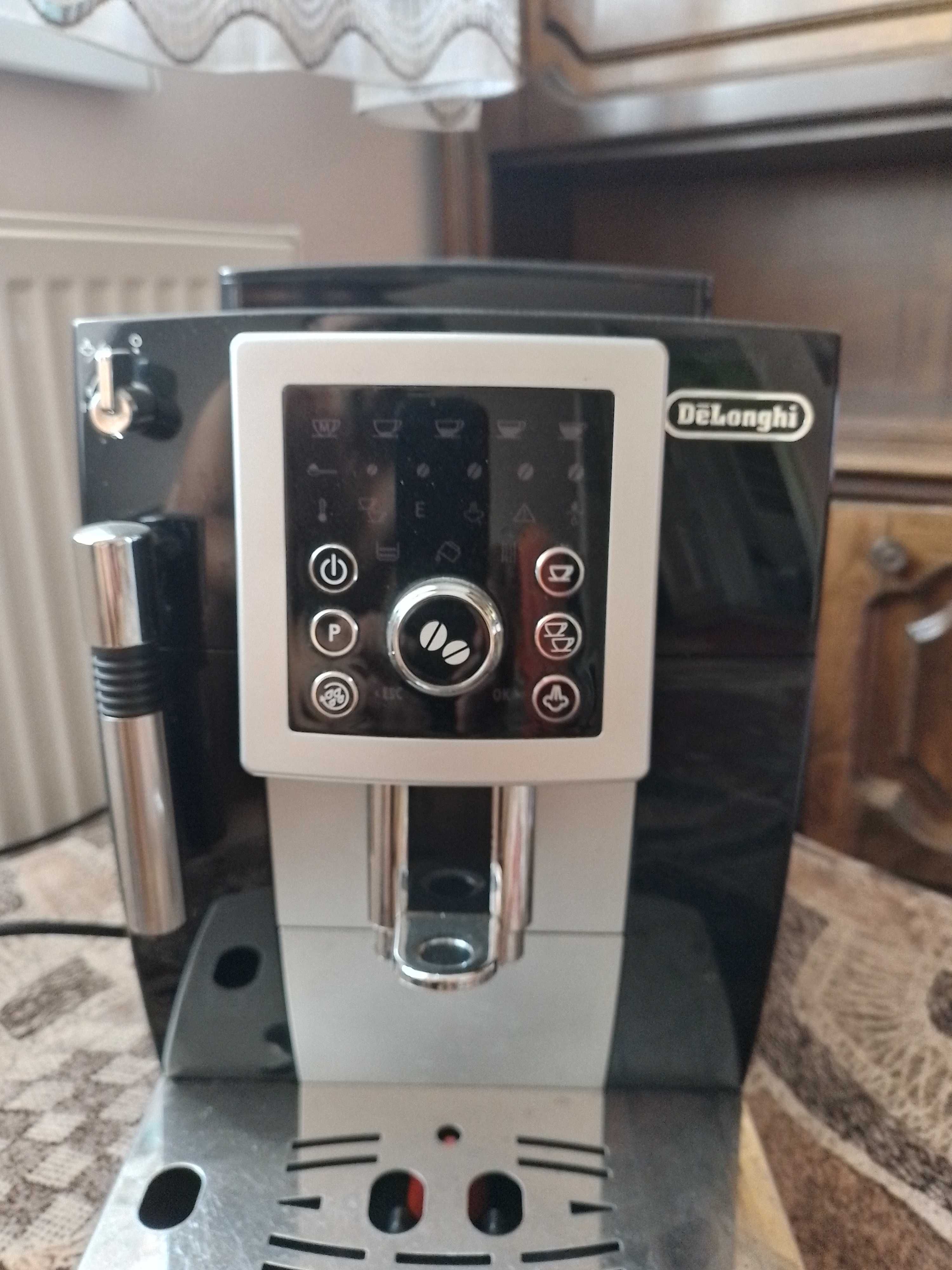 Masinã de cafea automatã Delonghi