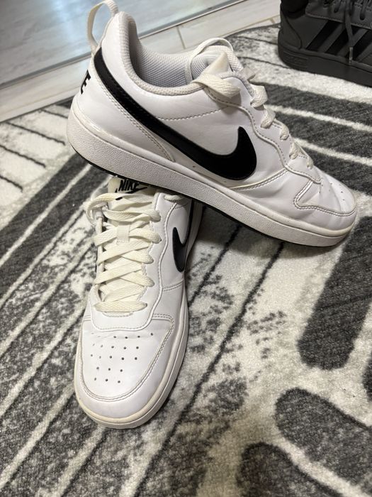 Спортни обувки, nike i adidas