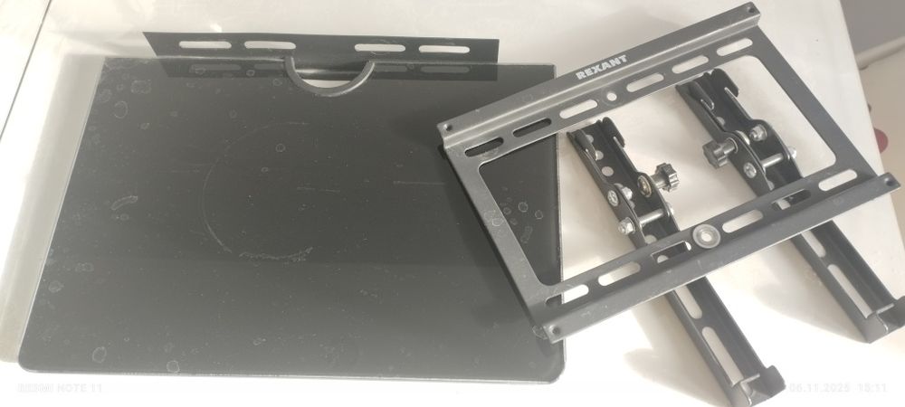 Кронштейн с полкой