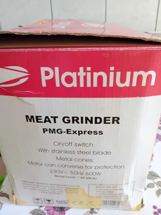 Masina tocat carne Platinium
