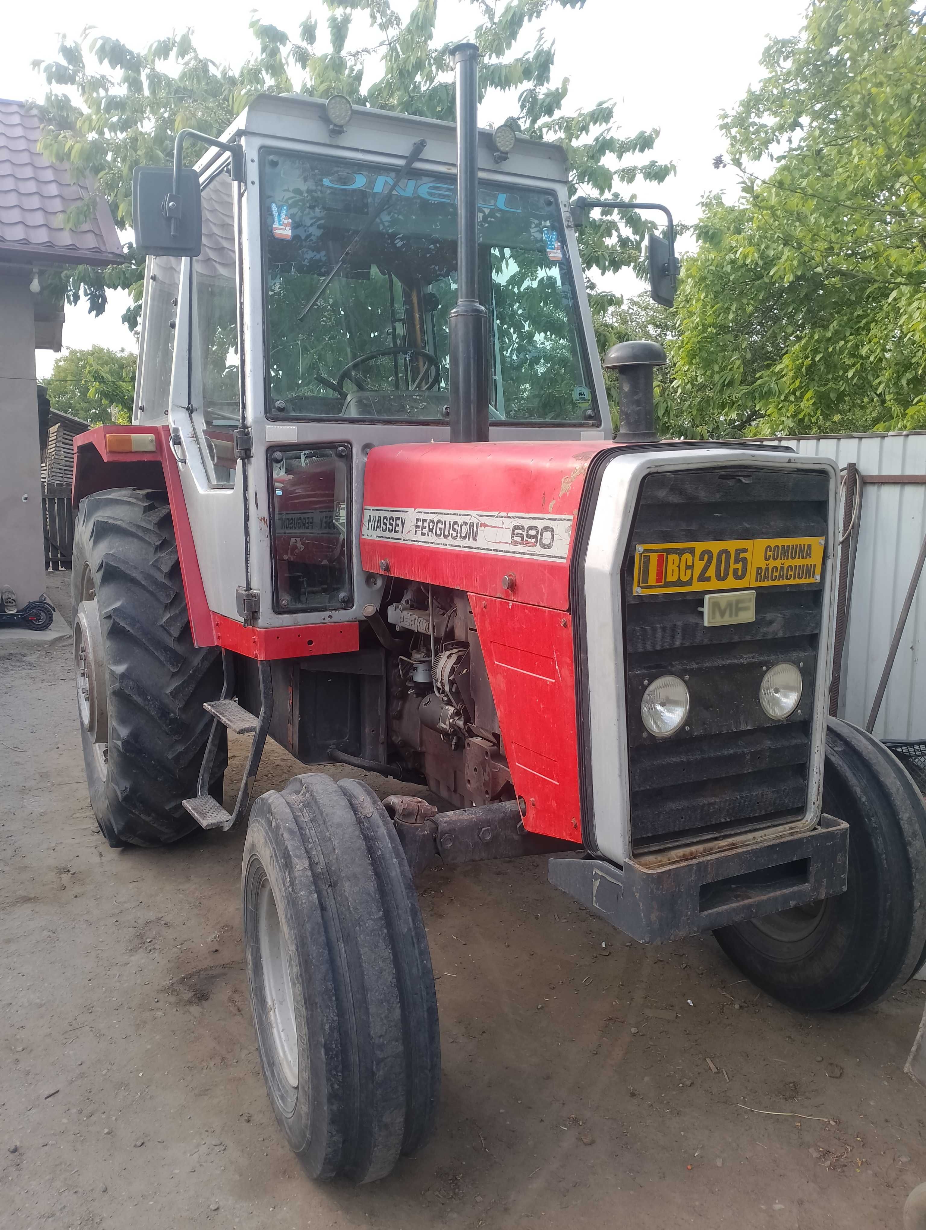 Massey Ferguson 690