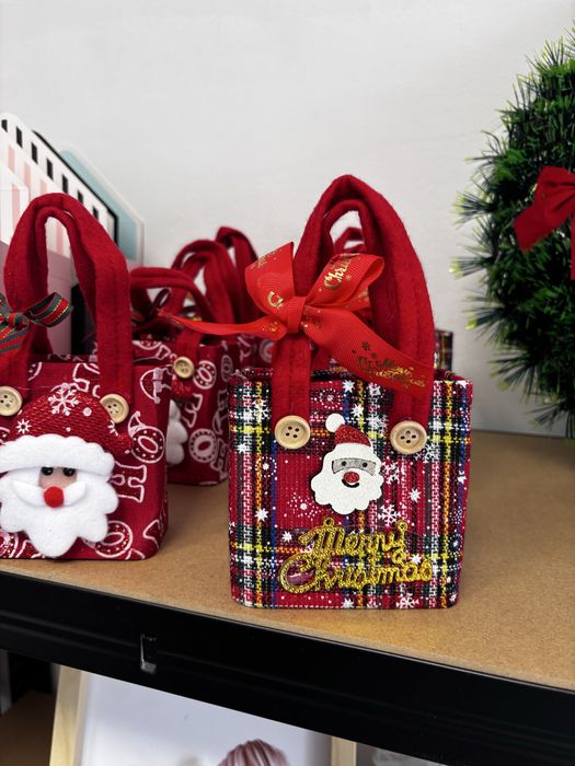 Коледни чанти.
