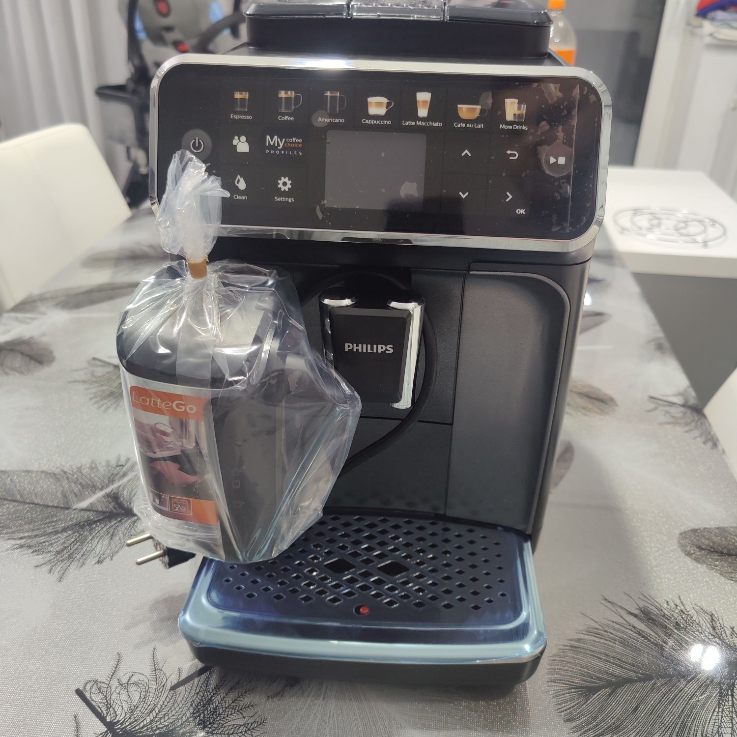 Espressor Cafea Philips 5400 Series LatteGo