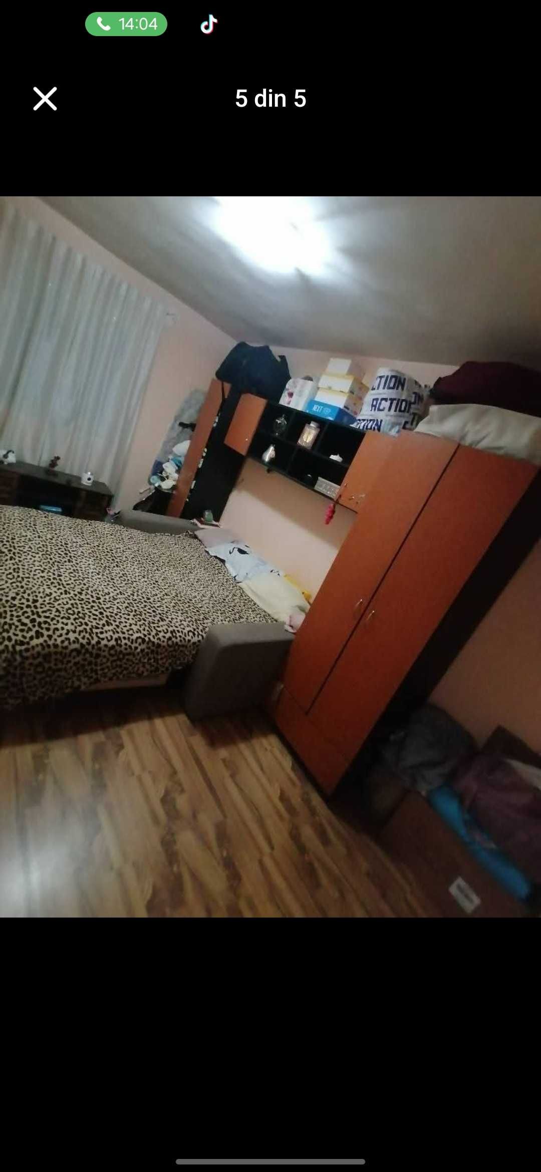 Vand apartament cu 2 camere in centru Moldova noua
