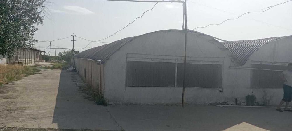 Срочно продаётся нежилое помещение и земля 9.7 Гектара.