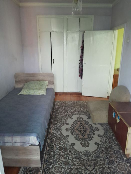 Срочно продаем 4-х комн. квартиру на Юнусабад возле ТЦ High Town