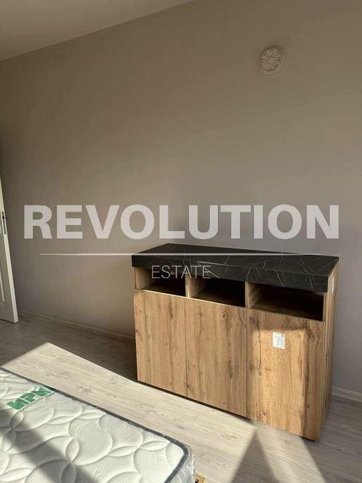 Дава се под наем Тристаен апартамент в Варна, Бриз - 135 кв.м за 1200 € - Снимка #7