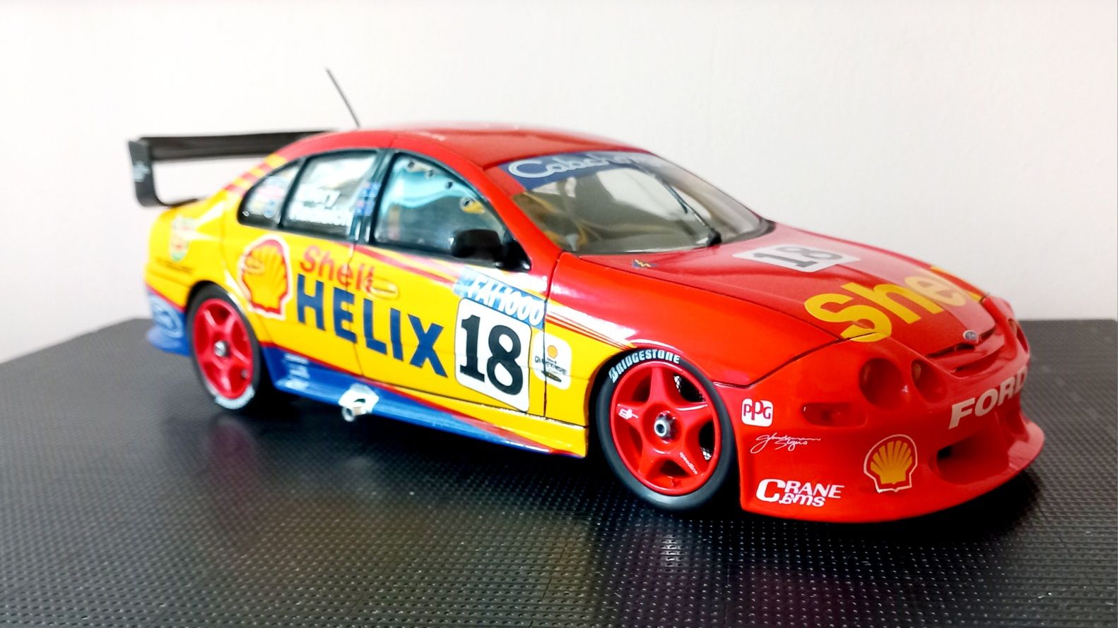 Classic Carlectables 1999 Ford Falcon 1/18