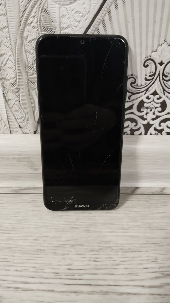 Мобилный телефон Huawei Y6 2019