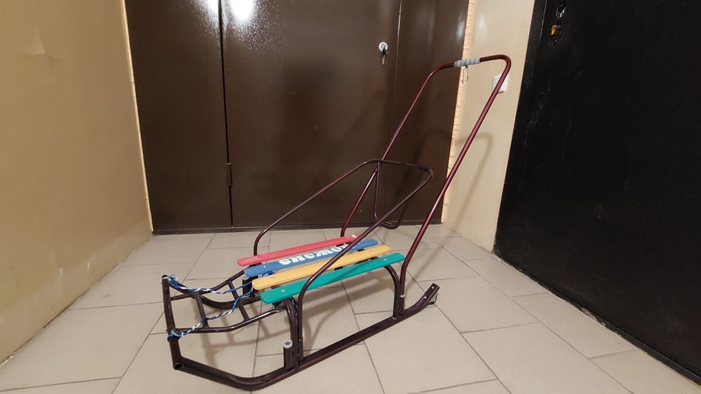 Продам санки детские с колёсиками