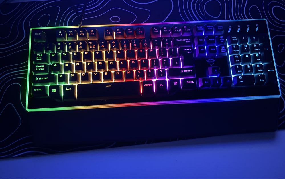 Геймърска клавиатура Trust GXT 860 Thura Semi, черен