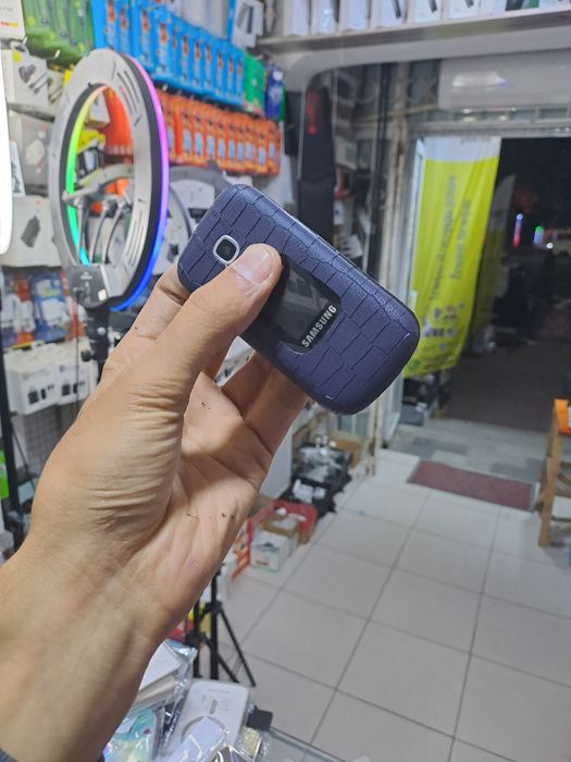 Samsung gusto 3 srochni sotiladi