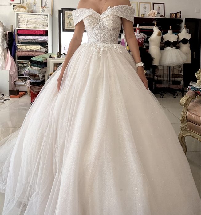 Vand rochie mireasa Vladiyan.