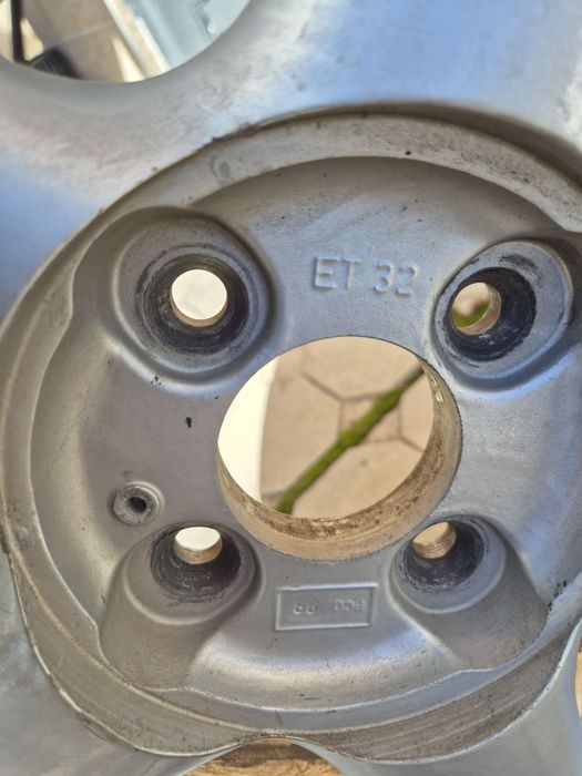 Алуминиеви джанти с гуми 13 цола 5.5 J, ET 32, 4х105 мм с главина 60.0