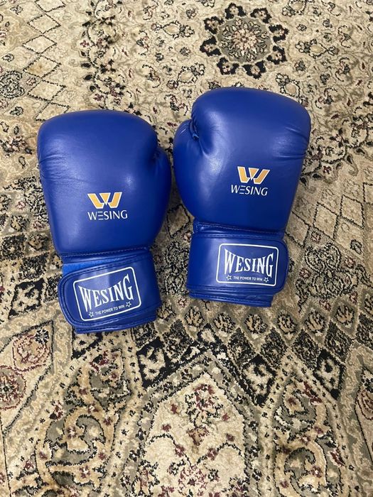 Боксерские перчатки