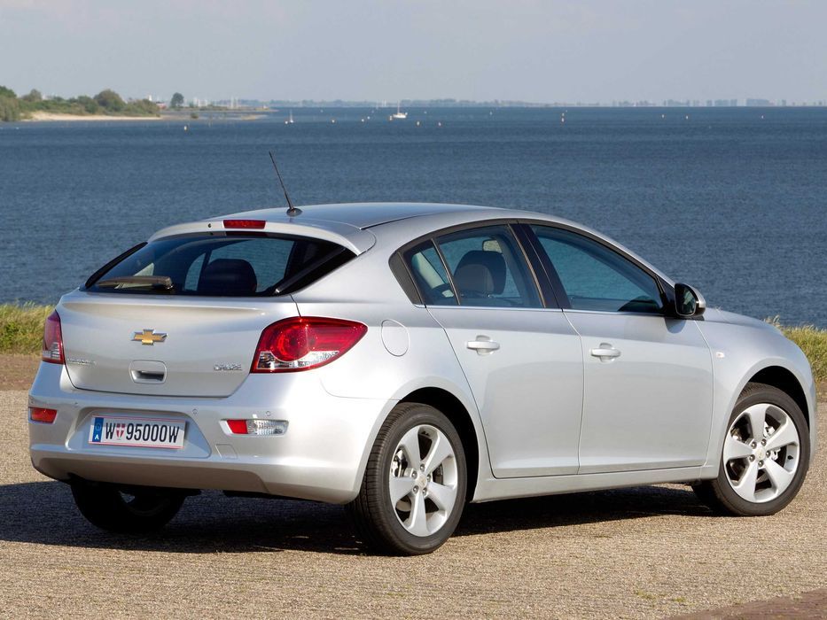 Бампер задний Шевроле Круз Chevrolet Cruze 2013- хэтчбек