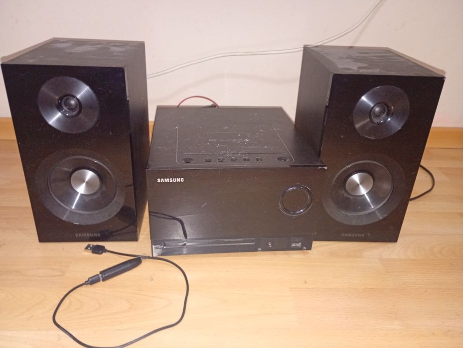 Самсунг Електроникс 2.1