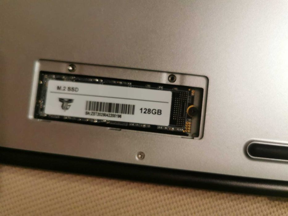 Laptop nou – Intel J4025 / 6GB RAM / 128GB SSD / Windows 11