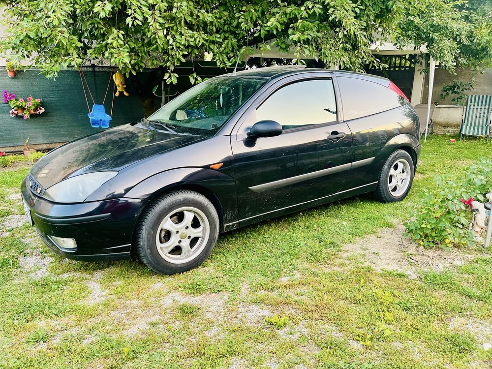 Vând Ford Focus 1.6 + GPL