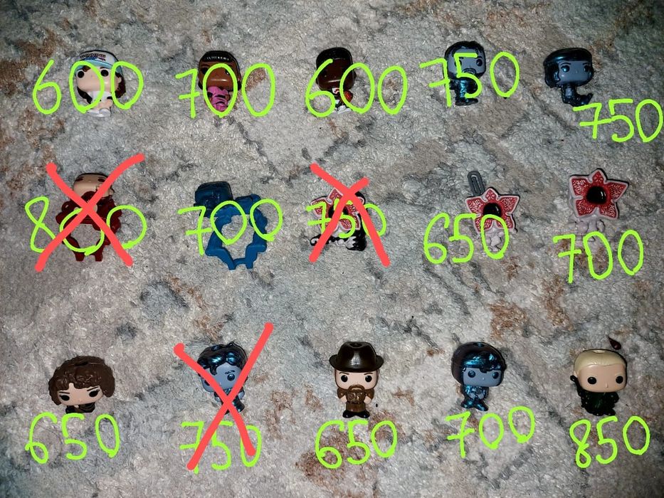 фигурки киндер очень странные дела