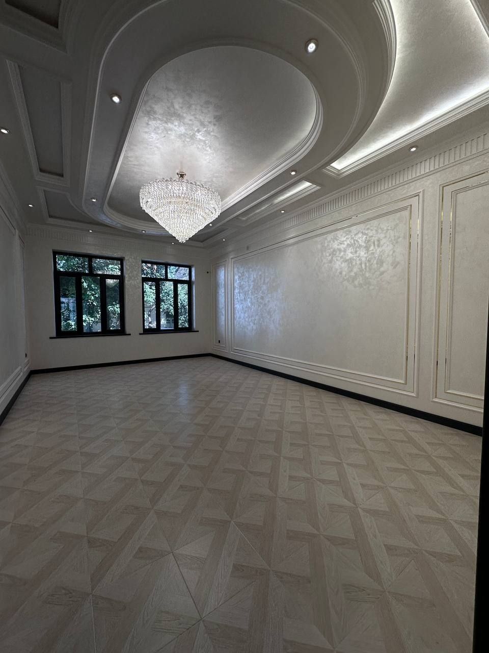 Домбирабад  ор-р Памятник

Участок: 3,6 сотки

Общая площадь: 460 м²