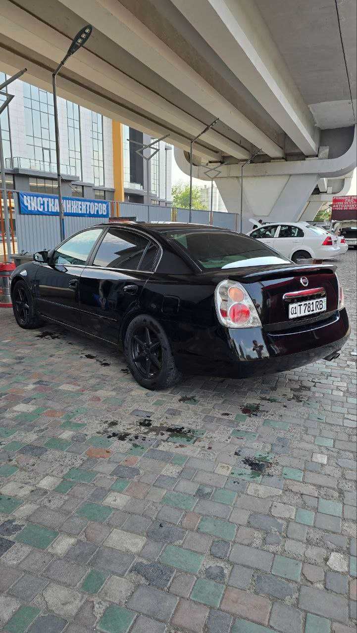 Nissan Altima 2006 yil