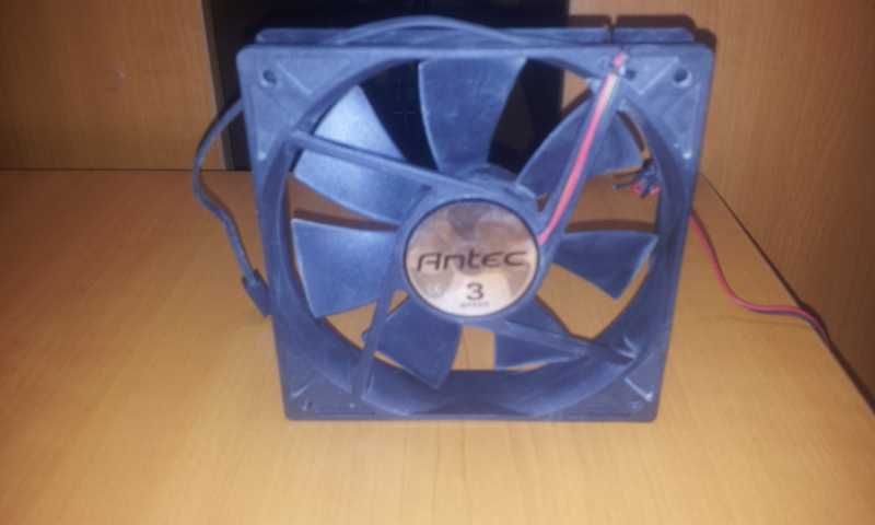 Ventilator 12 cm pentru unitate PC