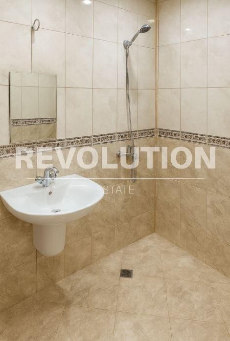 Дава се под наем Двустаен апартамент в Варна, Цветен квартал - 65 кв.м за 450 € - Снимка #5