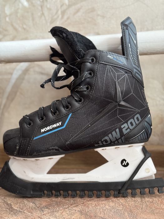 Продаю хоккейные коньки Nordway 200, размер 40