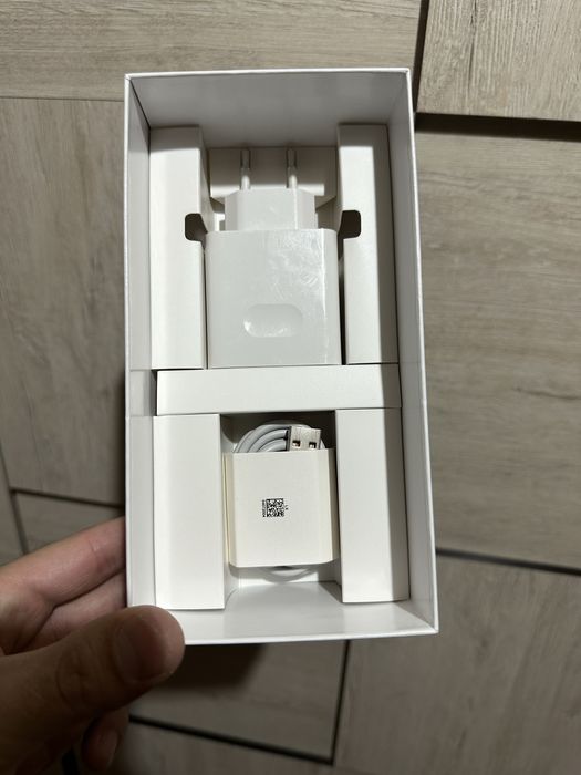 Huawei nova 12s 8/256 taliy ideal holatda 130$