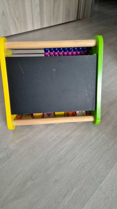 Centru de activitati triunghiular