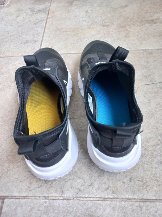 Vând adidași Nike nr 37.5