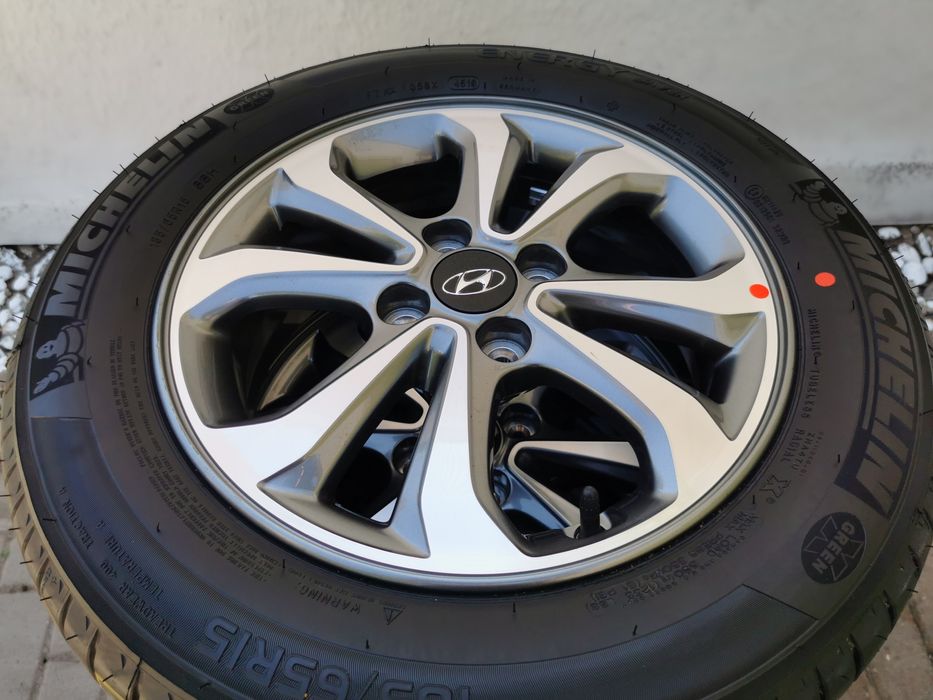 Jante originale Hyundai noi I20 anvelope vara Michelin 185/65R15