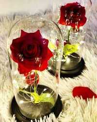 Вечна роза в стъкленица с LED светлина