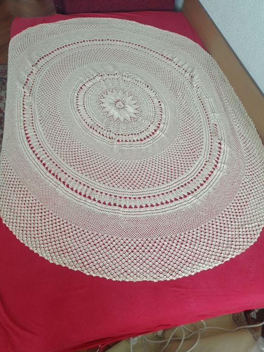 Ръчна изработка, плетено на една кука.