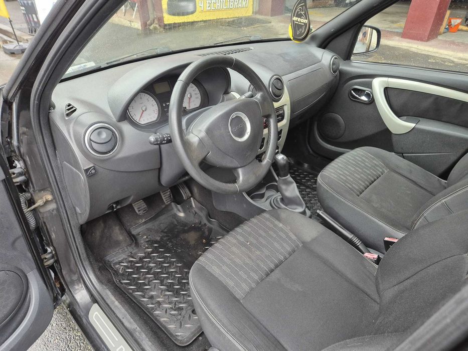 Dacia Logan blackline an 2011,benzina cu gaz, cash sau rate