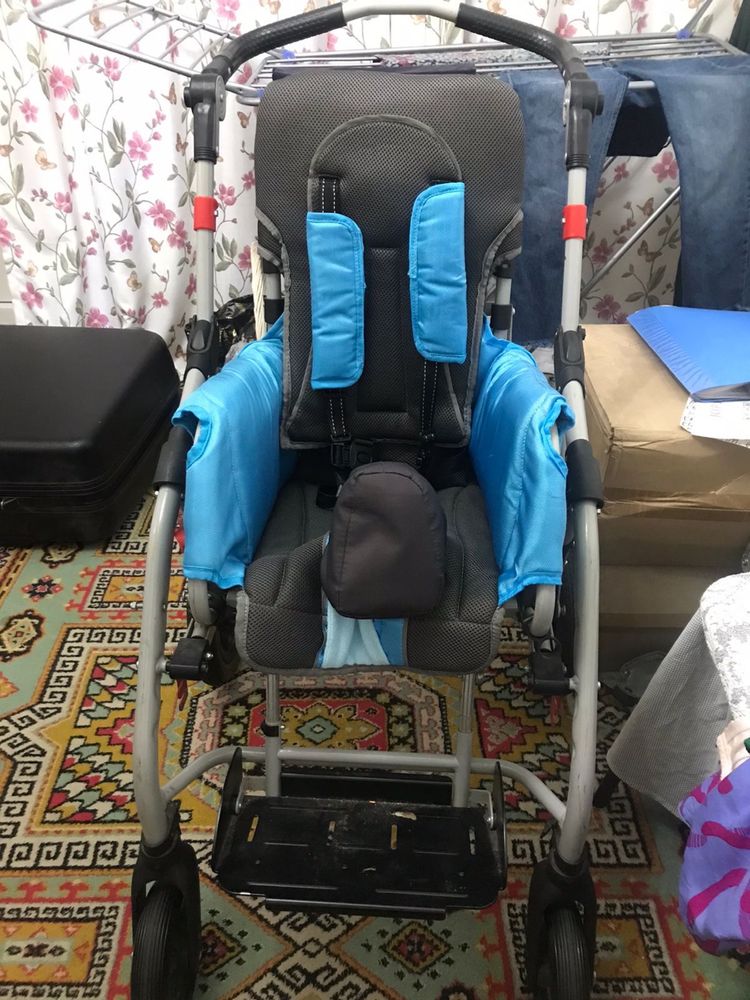 Продам инвалидную коляску для детей