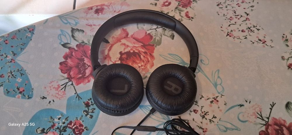 Casti jbl tune 500 cu fir originale 50 lei