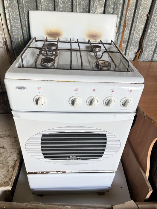 Продам газовую плиту в отличном состояний