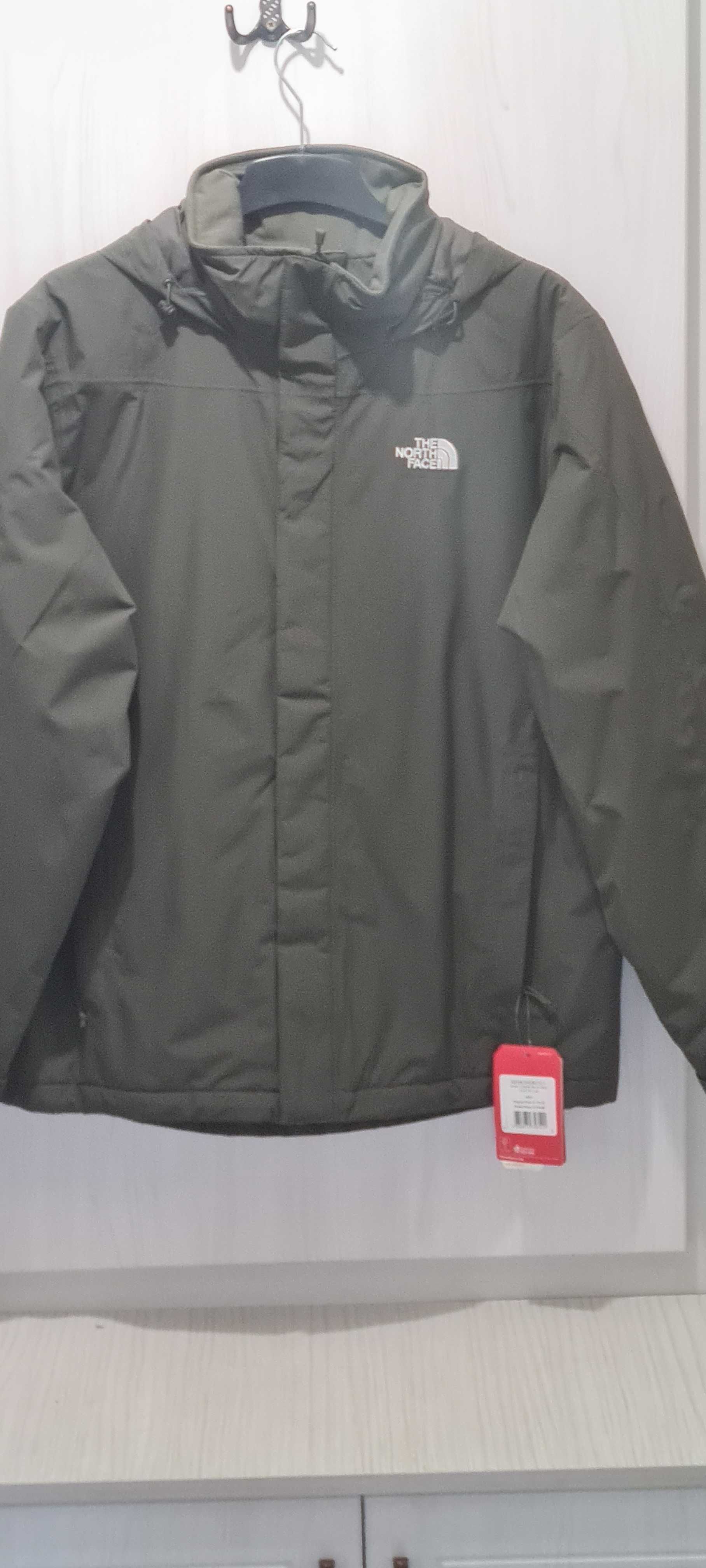 Vând jachetă impermeabilă, North Face, nou, mărime 52-54.