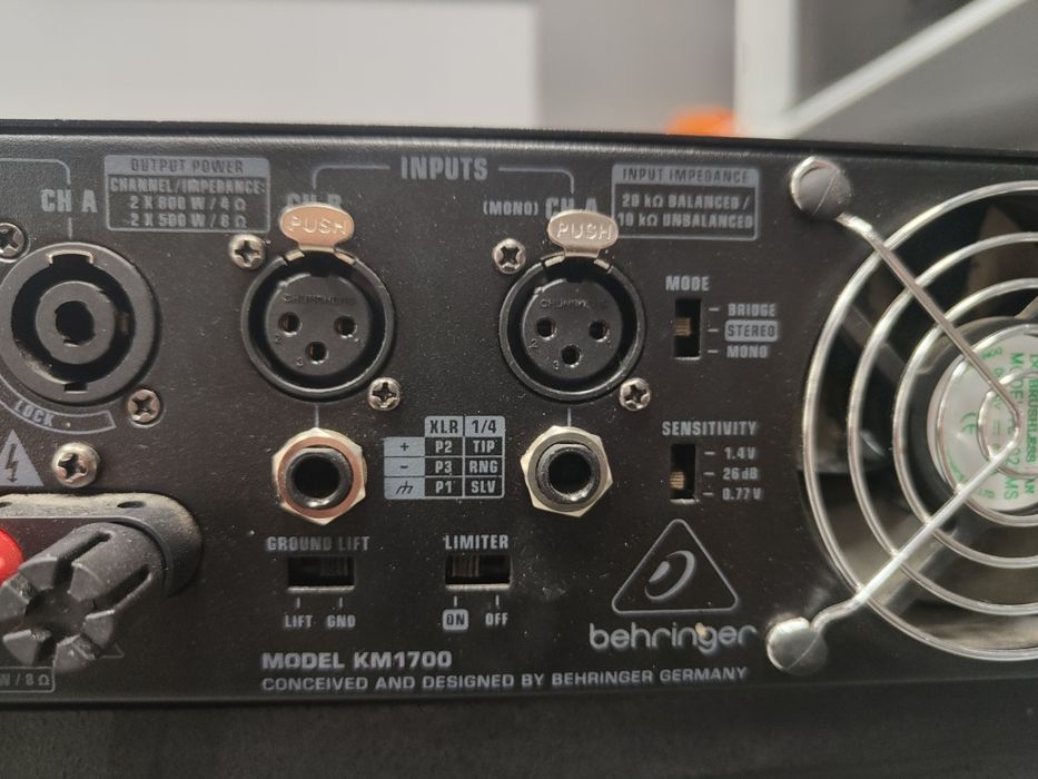 Behringer  KM 1700