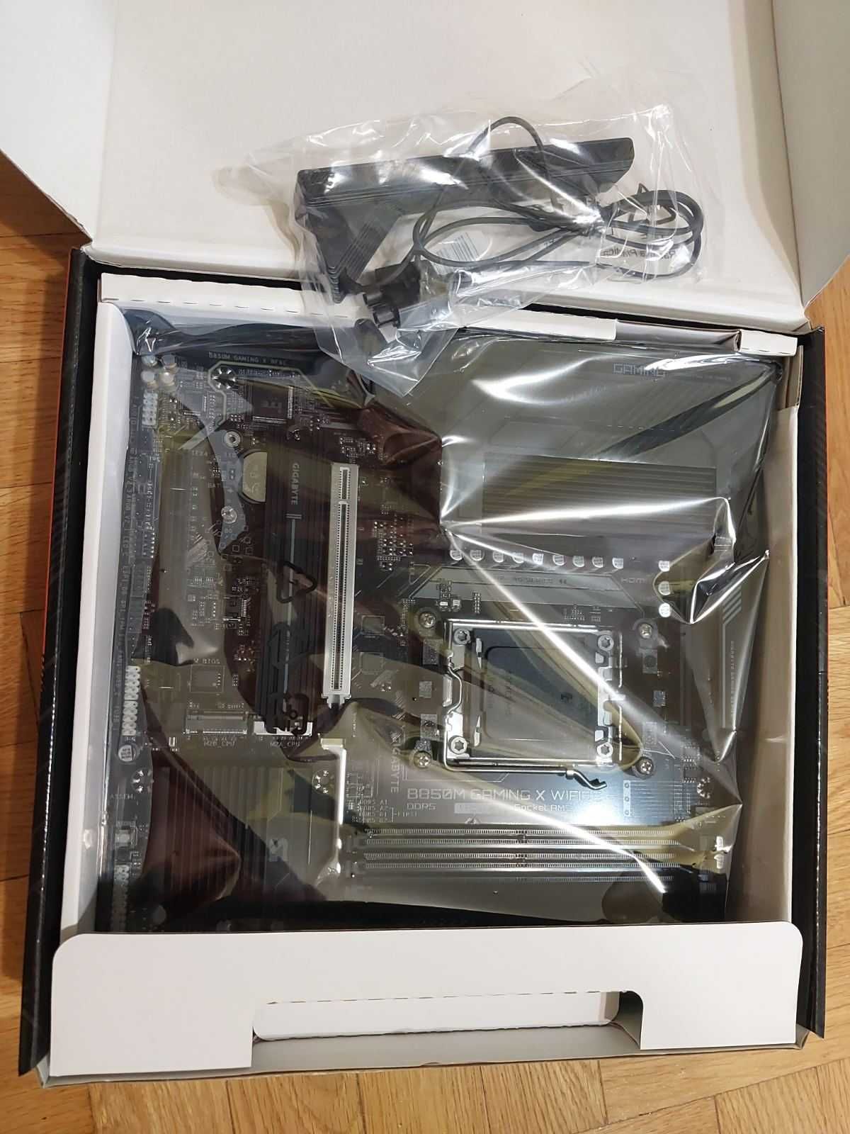 AMD Ryzen 7 7700X + Gigabyte B850M Gaming Wi-Fi