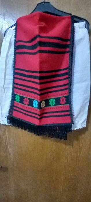 Port popular fetite 4 -5 ani