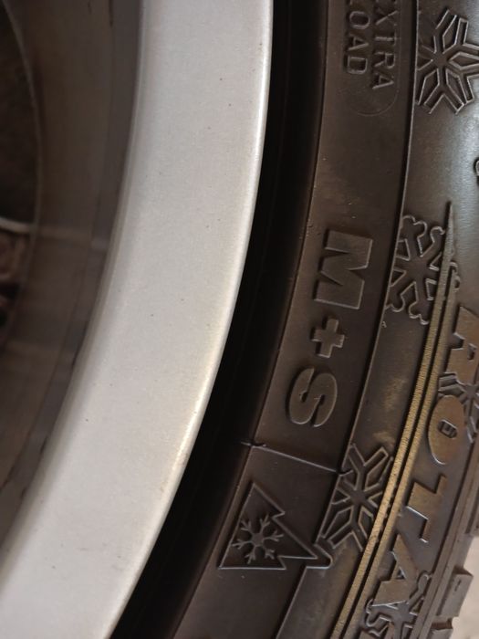 Vând roti Audi 225/50/17. MS