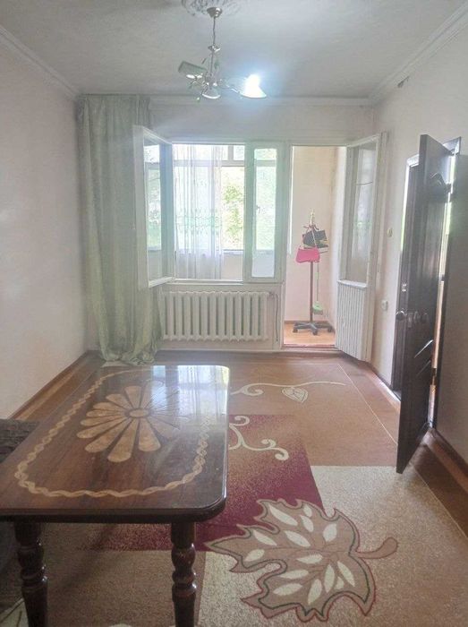 Чиланзар - 21 кв, 2/4/4 балкон 1,5х3