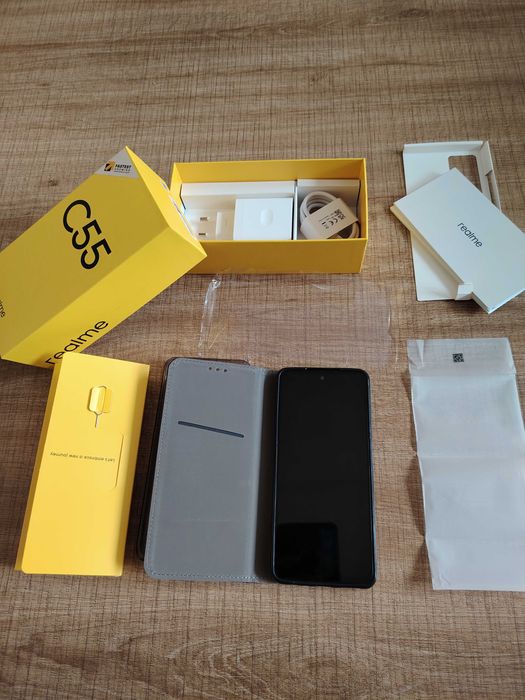Realme C55 + 2 калъфа и стъклен протектор