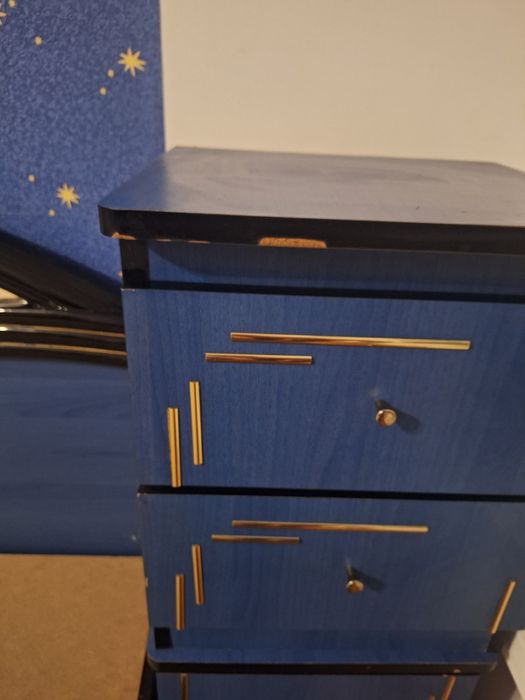 Pat 180x200 saltea și 2 noptiere incluse