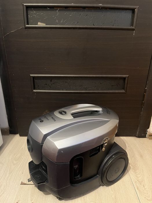 Продаю пылесос LG CYKING 6 in 1,модель V-C9363WA.