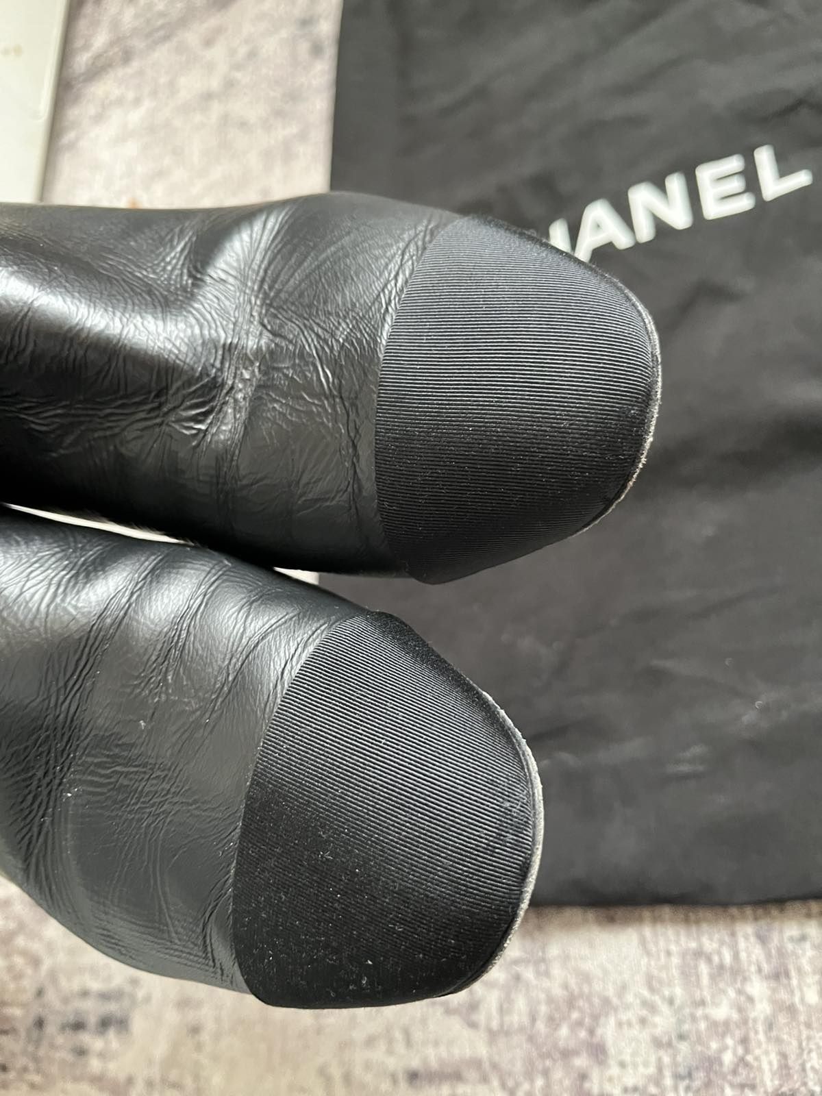 Chanel кожени боти